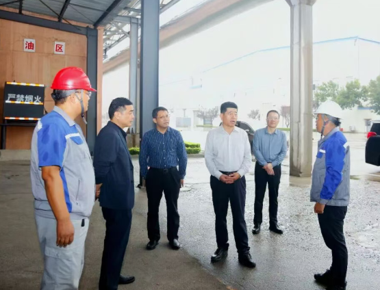 集團領(lǐng)導(dǎo)慰問一線員工